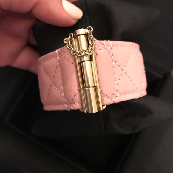 CHANEL PINK AND PEARL LEATHER CUFF BRACELET NWT - Picture 5 of 8